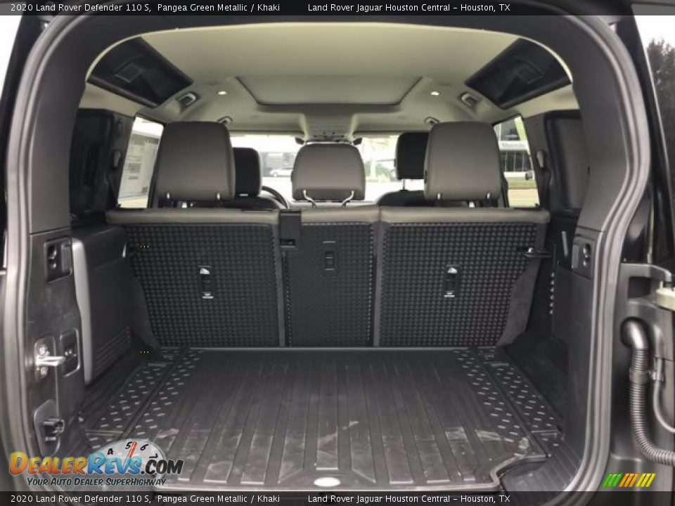 2020 Land Rover Defender 110 S Trunk Photo #27