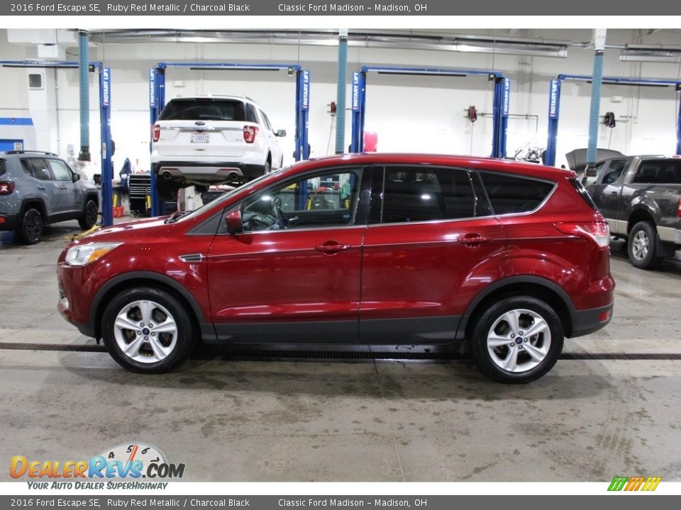 2016 Ford Escape SE Ruby Red Metallic / Charcoal Black Photo #9