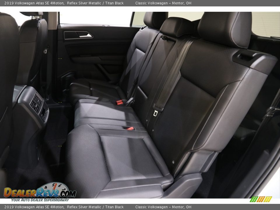 2019 Volkswagen Atlas SE 4Motion Reflex Silver Metallic / Titan Black Photo #16