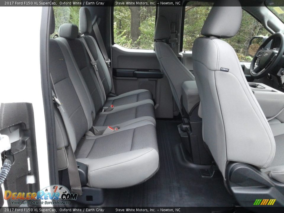 Rear Seat of 2017 Ford F150 XL SuperCab Photo #15