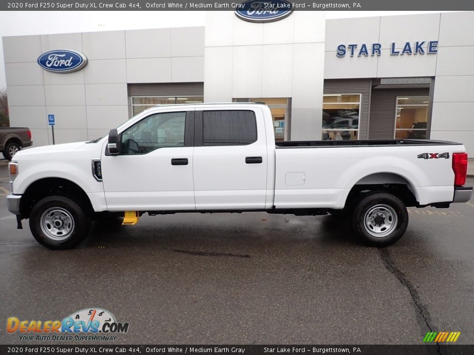 2020 Ford F250 Super Duty XL Crew Cab 4x4 Oxford White / Medium Earth Gray Photo #2