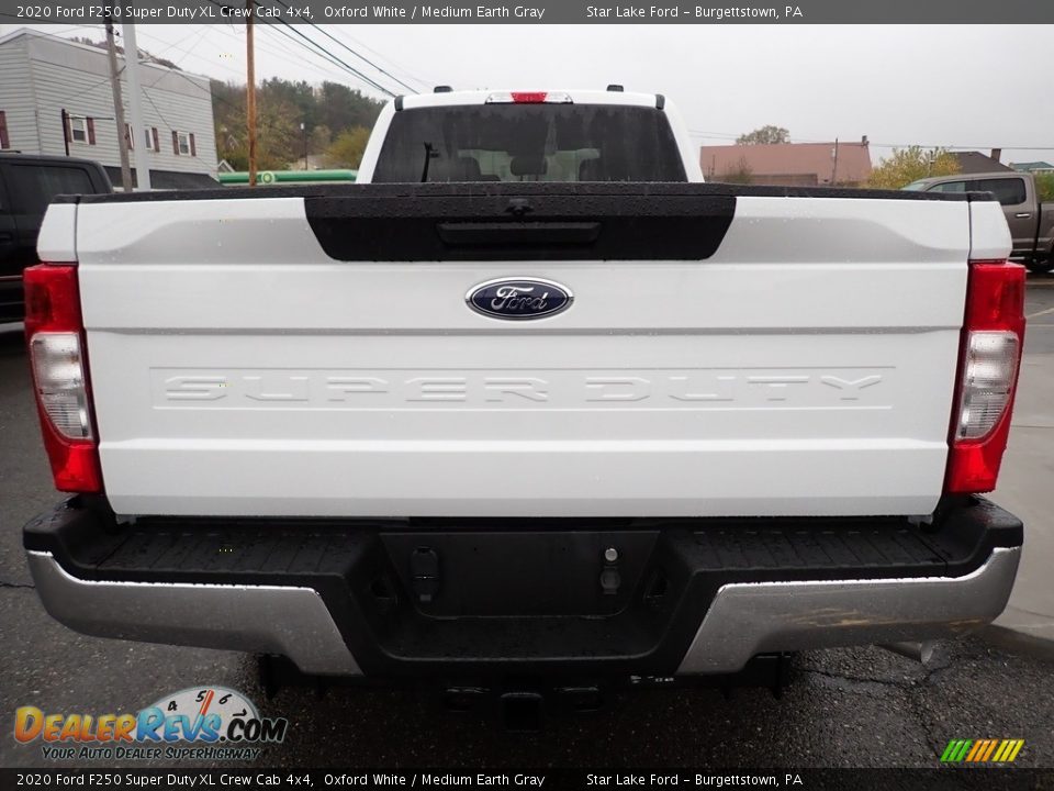 2020 Ford F250 Super Duty XL Crew Cab 4x4 Oxford White / Medium Earth Gray Photo #4