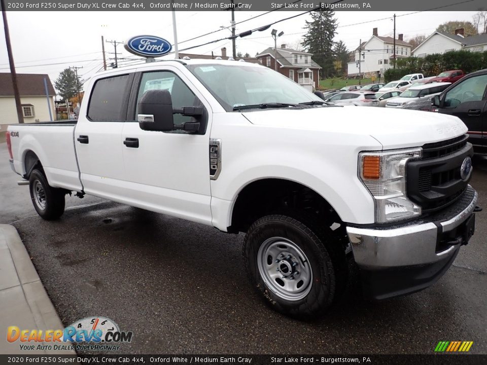 Front 3/4 View of 2020 Ford F250 Super Duty XL Crew Cab 4x4 Photo #8