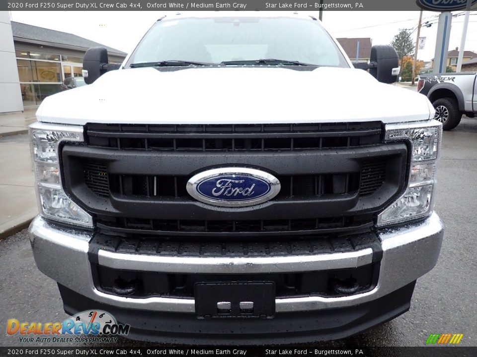 2020 Ford F250 Super Duty XL Crew Cab 4x4 Oxford White / Medium Earth Gray Photo #9