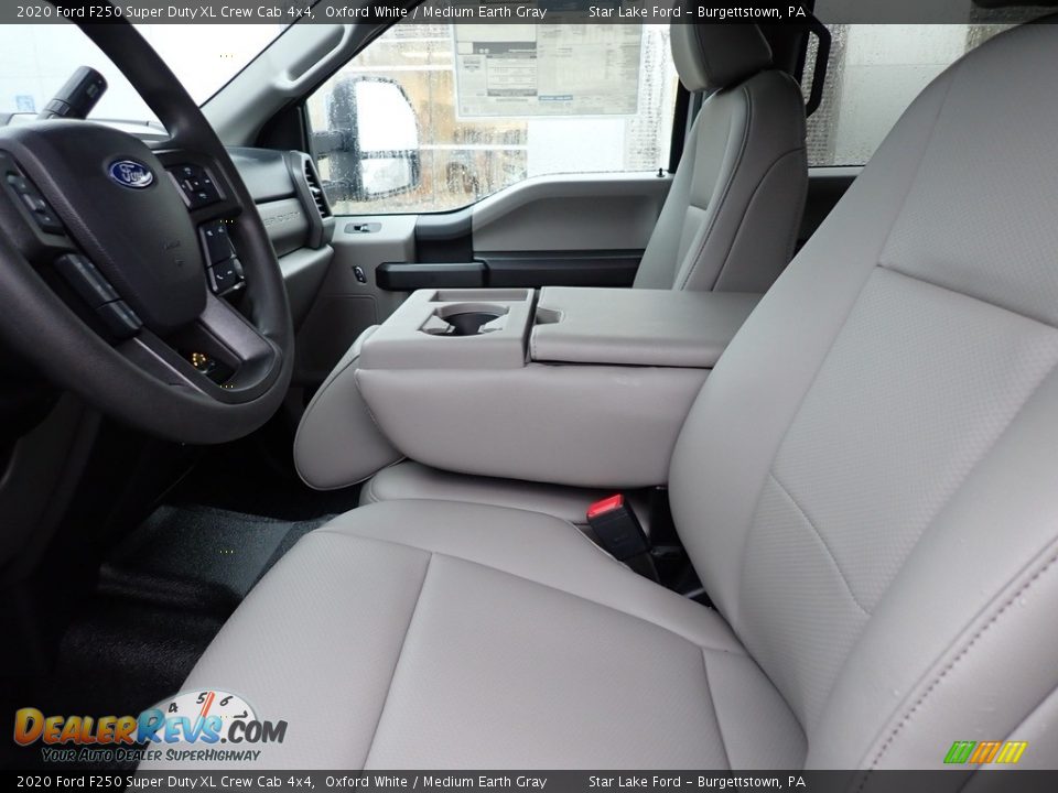 2020 Ford F250 Super Duty XL Crew Cab 4x4 Oxford White / Medium Earth Gray Photo #10