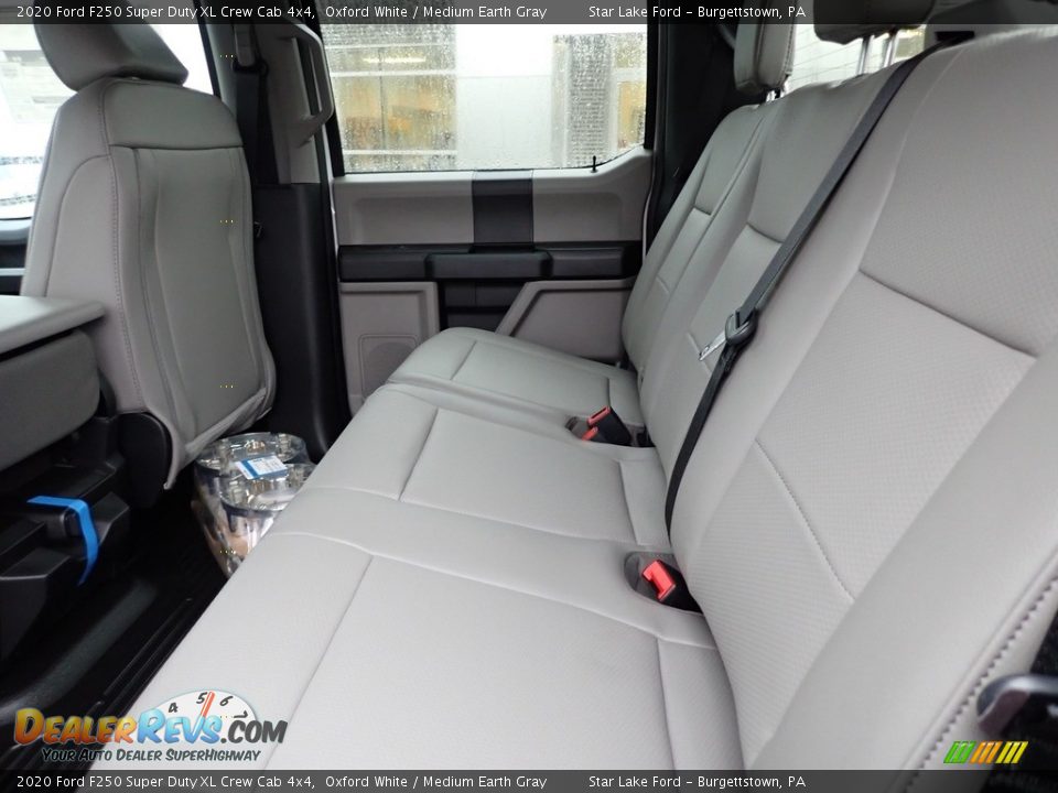 2020 Ford F250 Super Duty XL Crew Cab 4x4 Oxford White / Medium Earth Gray Photo #11