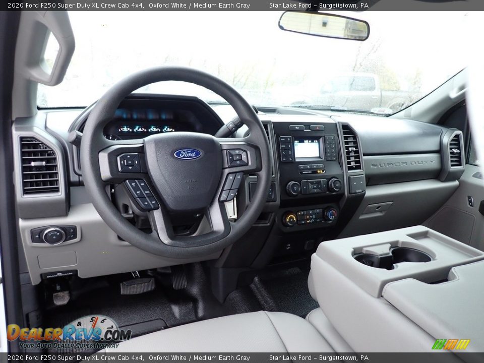 2020 Ford F250 Super Duty XL Crew Cab 4x4 Oxford White / Medium Earth Gray Photo #12