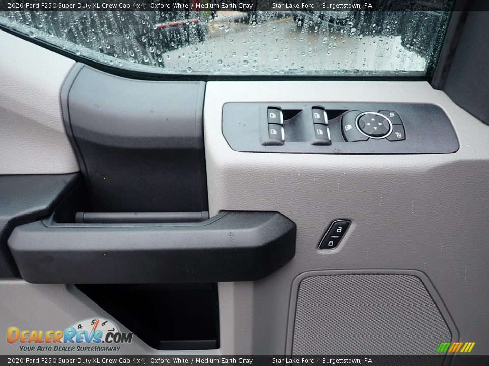 2020 Ford F250 Super Duty XL Crew Cab 4x4 Oxford White / Medium Earth Gray Photo #14