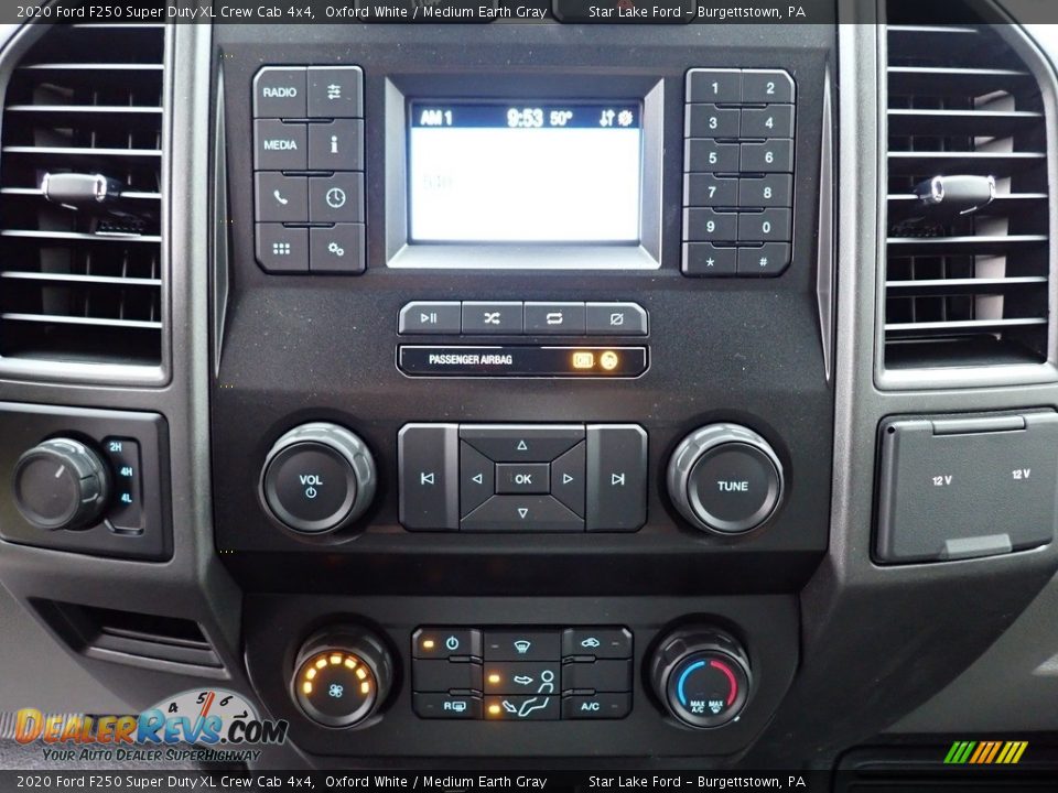 2020 Ford F250 Super Duty XL Crew Cab 4x4 Oxford White / Medium Earth Gray Photo #20