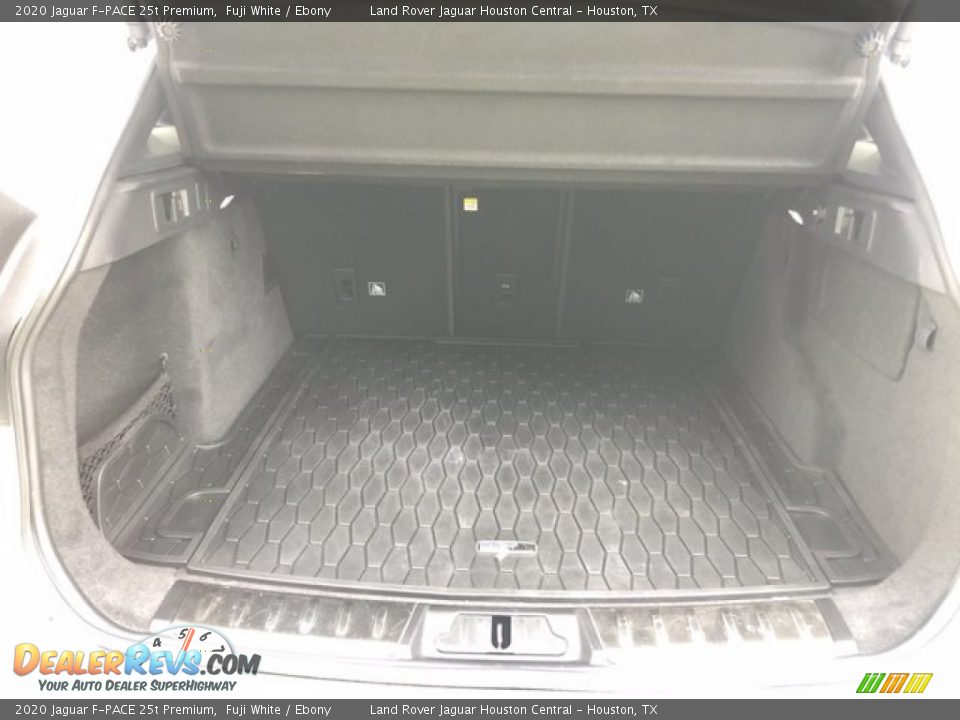 2020 Jaguar F-PACE 25t Premium Fuji White / Ebony Photo #31