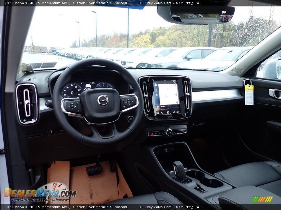 Front Seat of 2021 Volvo XC40 T5 Momentum AWD Photo #9