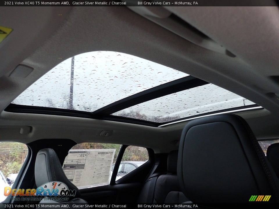 Sunroof of 2021 Volvo XC40 T5 Momentum AWD Photo #12