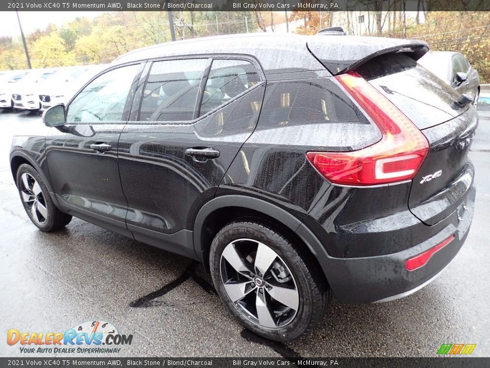 2021 Volvo XC40 T5 Momentum AWD Black Stone / Blond/Charcoal Photo #4