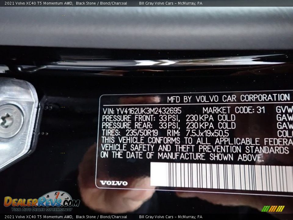 2021 Volvo XC40 T5 Momentum AWD Black Stone / Blond/Charcoal Photo #11