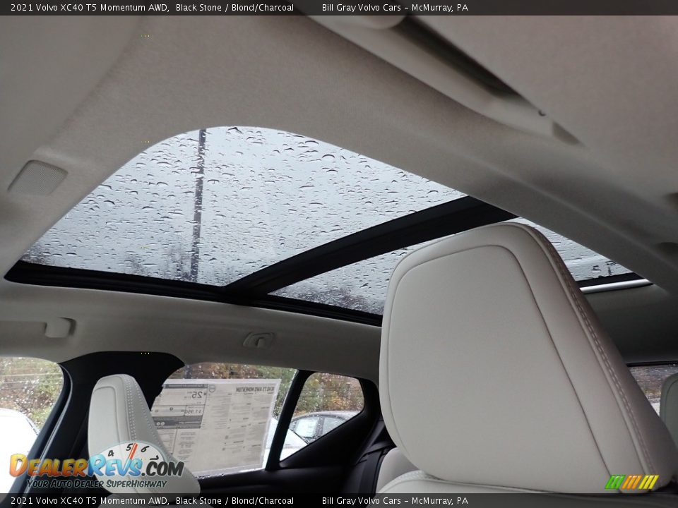 2021 Volvo XC40 T5 Momentum AWD Black Stone / Blond/Charcoal Photo #12