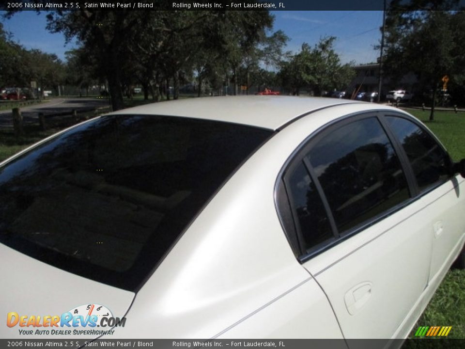 2006 Nissan Altima 2.5 S Satin White Pearl / Blond Photo #17