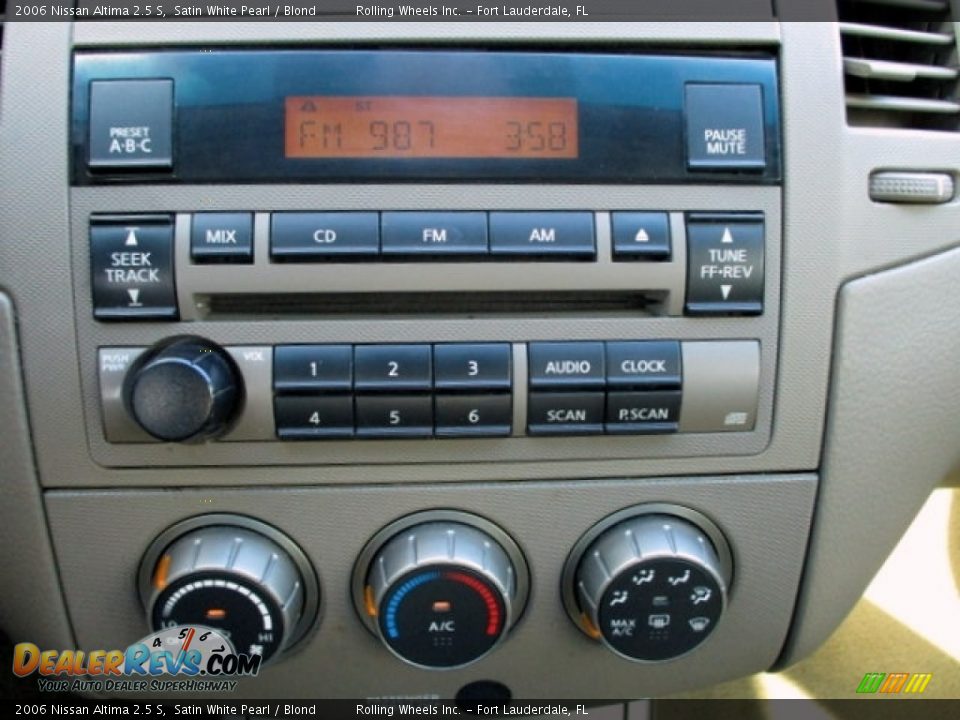2006 Nissan Altima 2.5 S Satin White Pearl / Blond Photo #22