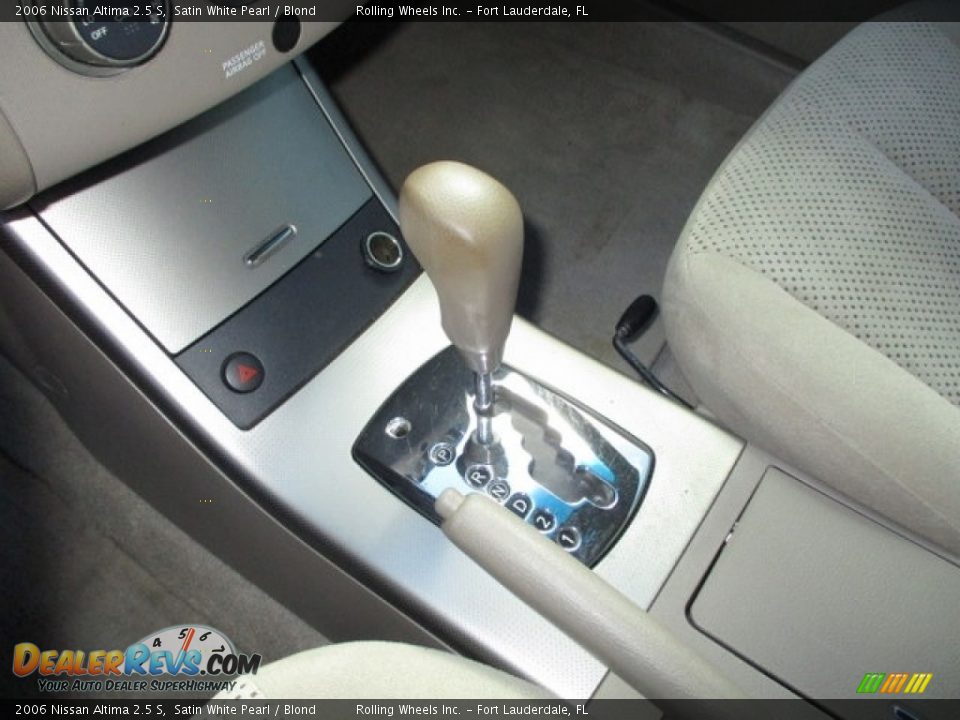 2006 Nissan Altima 2.5 S Satin White Pearl / Blond Photo #31