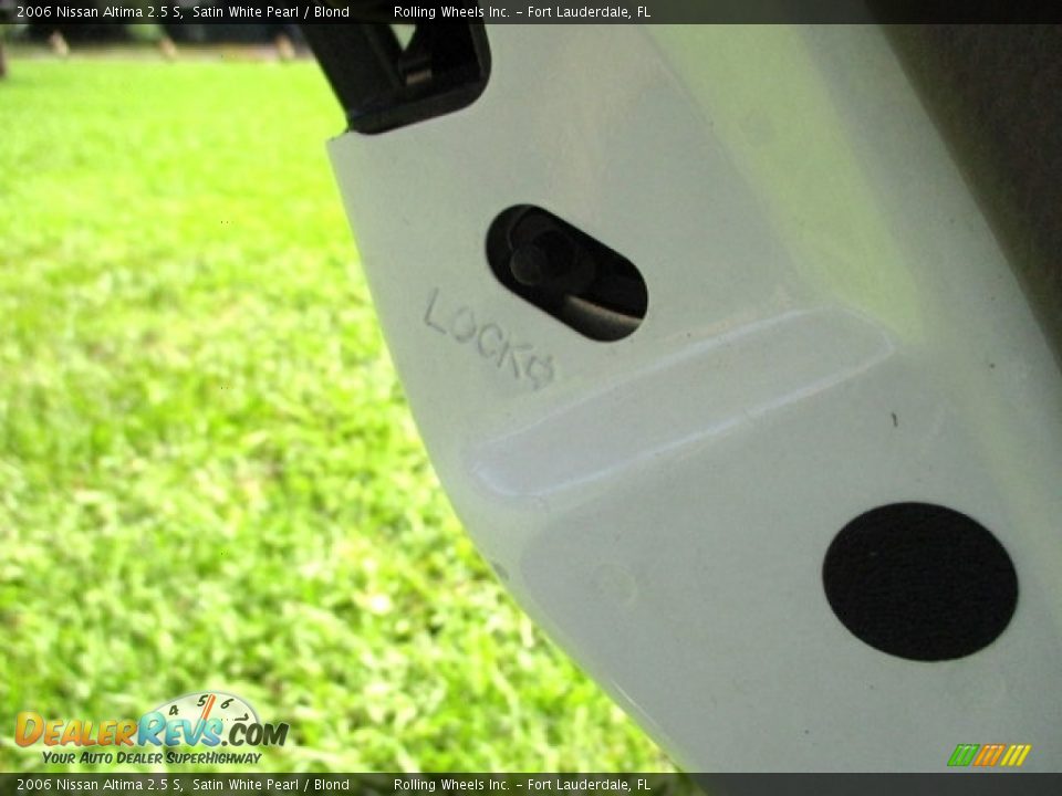 2006 Nissan Altima 2.5 S Satin White Pearl / Blond Photo #34