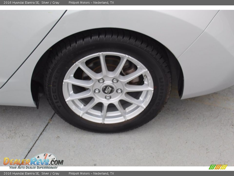 2016 Hyundai Elantra SE Silver / Gray Photo #7