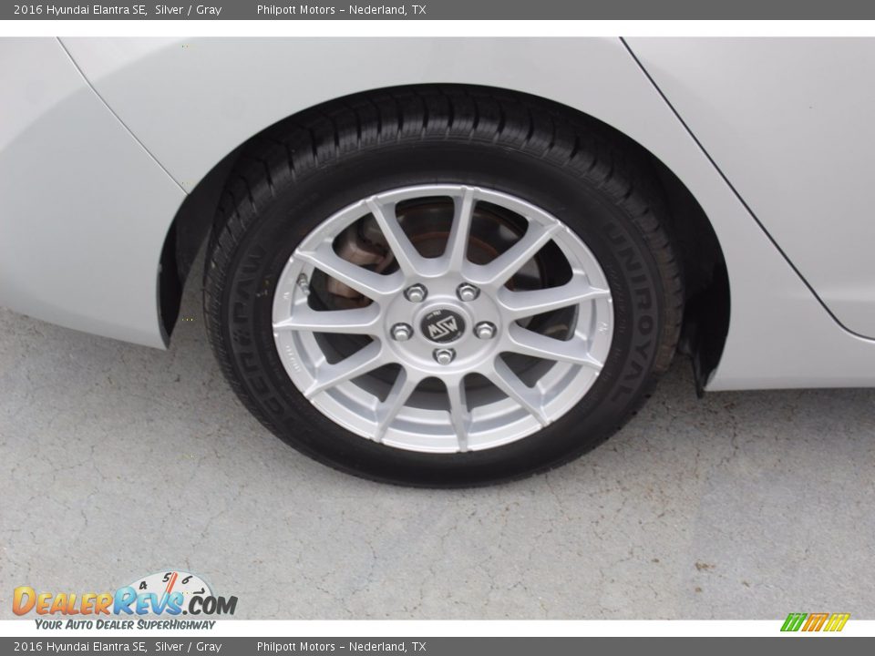 2016 Hyundai Elantra SE Silver / Gray Photo #12