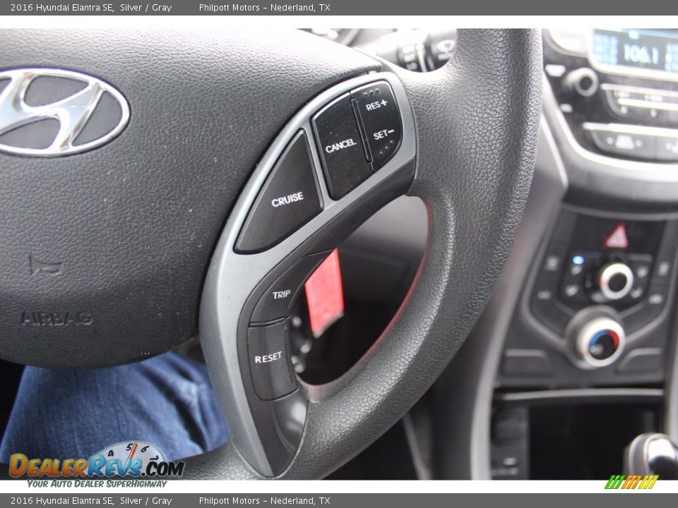2016 Hyundai Elantra SE Silver / Gray Photo #17