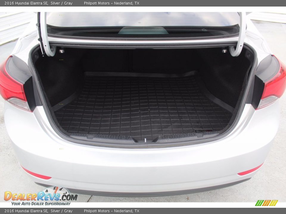 2016 Hyundai Elantra SE Silver / Gray Photo #26