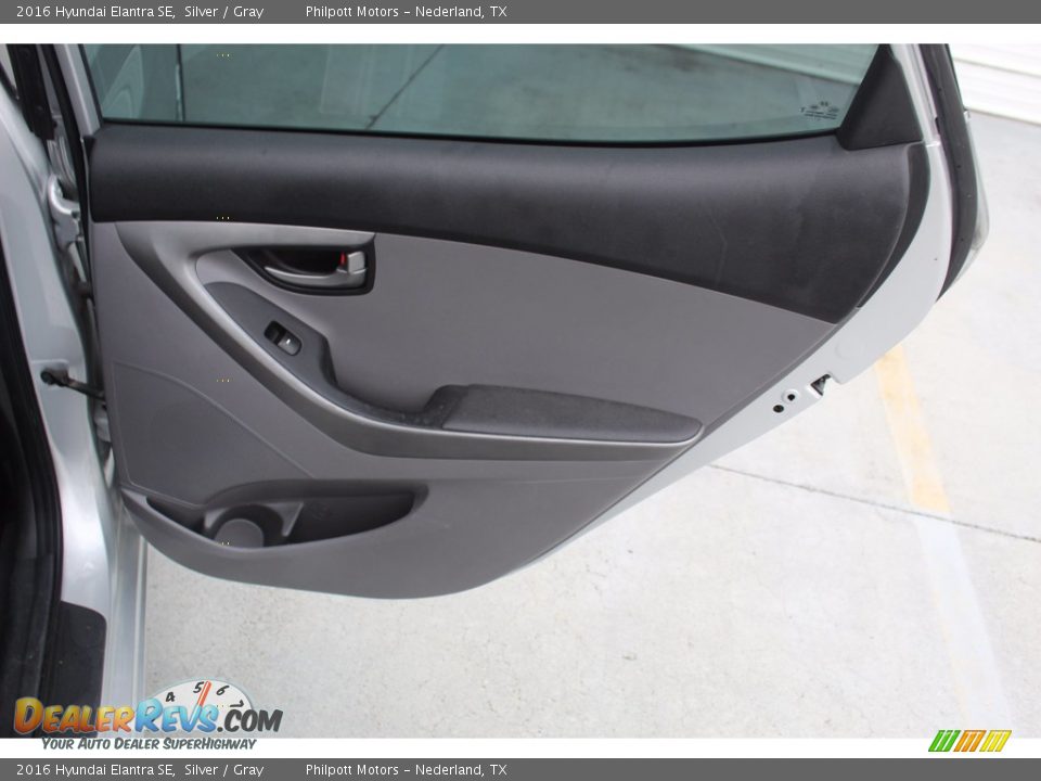 2016 Hyundai Elantra SE Silver / Gray Photo #27