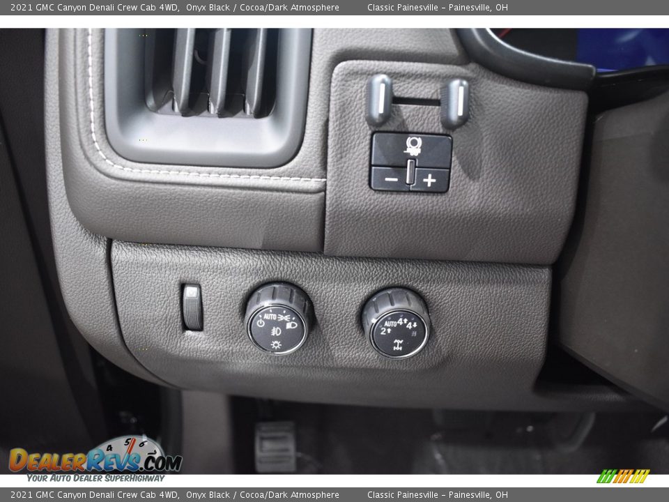 Controls of 2021 GMC Canyon Denali Crew Cab 4WD Photo #8