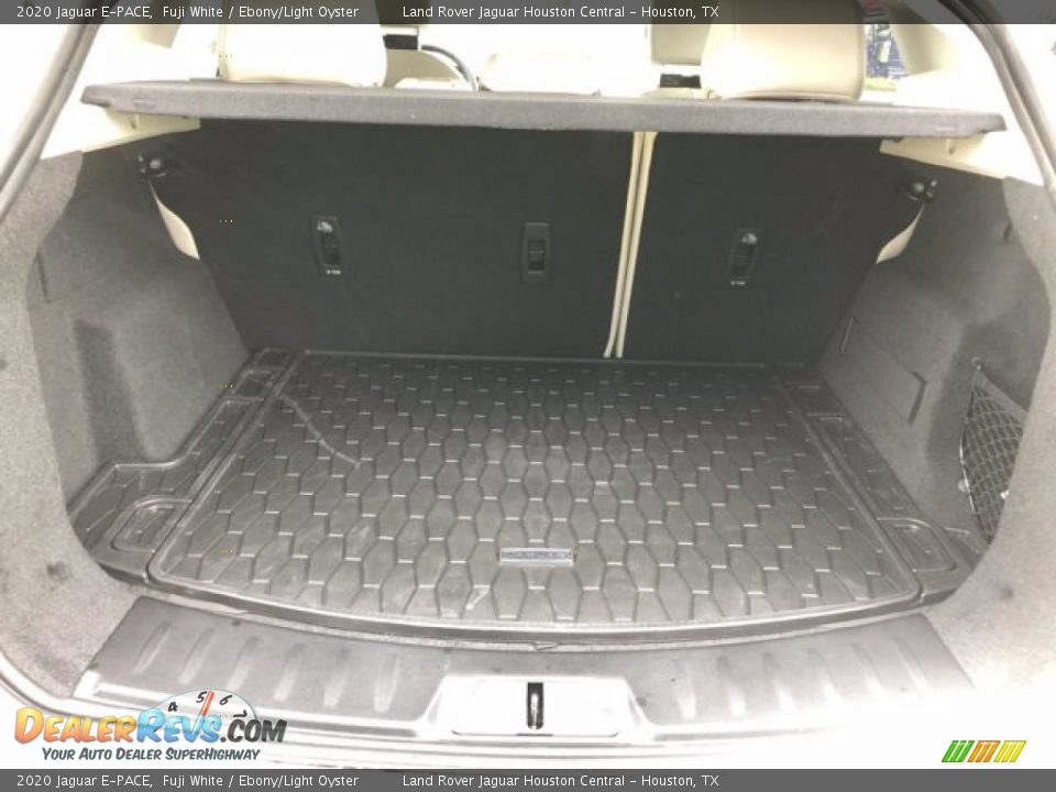 2020 Jaguar E-PACE Fuji White / Ebony/Light Oyster Photo #24