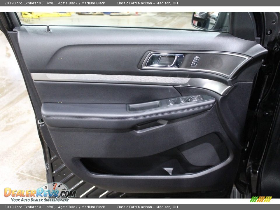 2019 Ford Explorer XLT 4WD Agate Black / Medium Black Photo #12