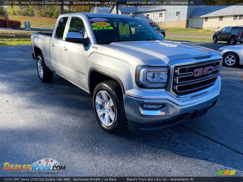 Front 3/4 View of 2016 GMC Sierra 1500 SLE Double Cab 4WD Photo #4