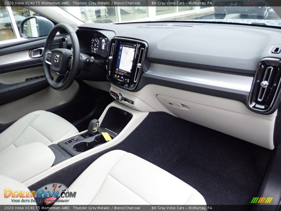 Blond/Charcoal Interior - 2020 Volvo XC40 T5 Momentum AWD Photo #12