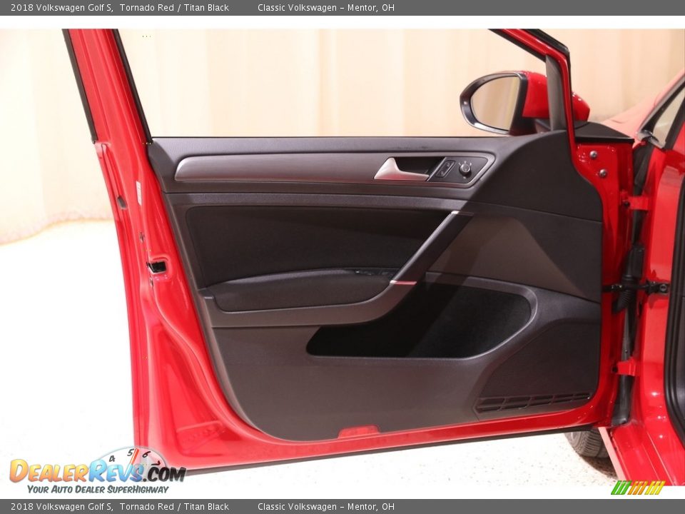 2018 Volkswagen Golf S Tornado Red / Titan Black Photo #4