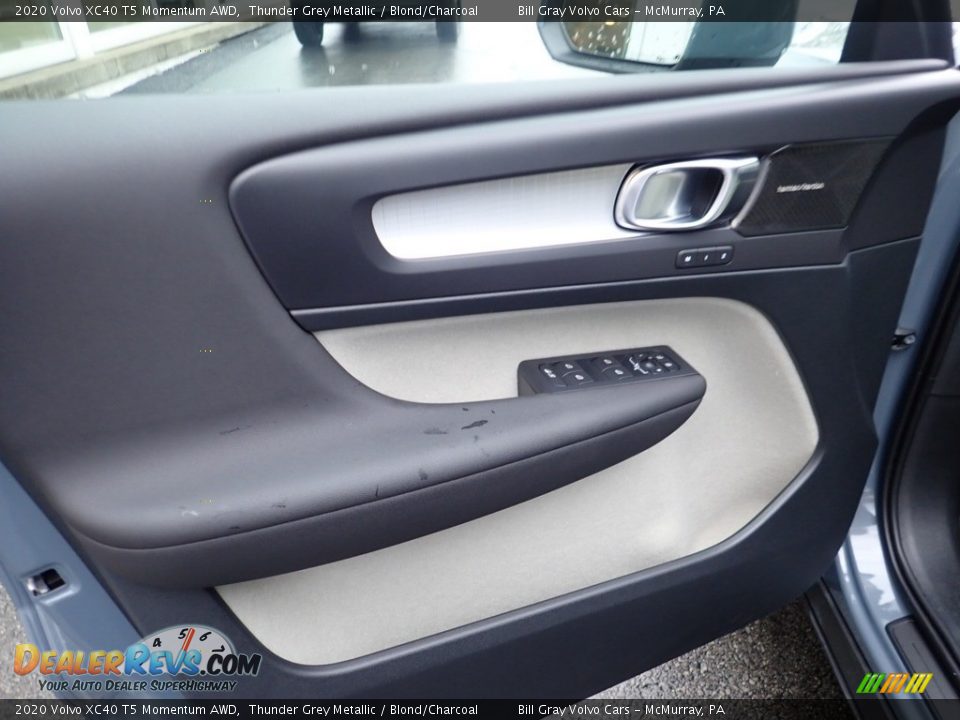 Door Panel of 2020 Volvo XC40 T5 Momentum AWD Photo #19
