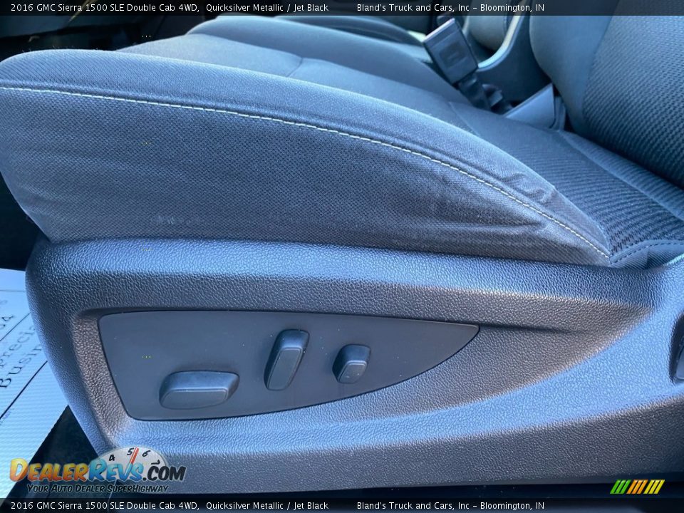 Front Seat of 2016 GMC Sierra 1500 SLE Double Cab 4WD Photo #14