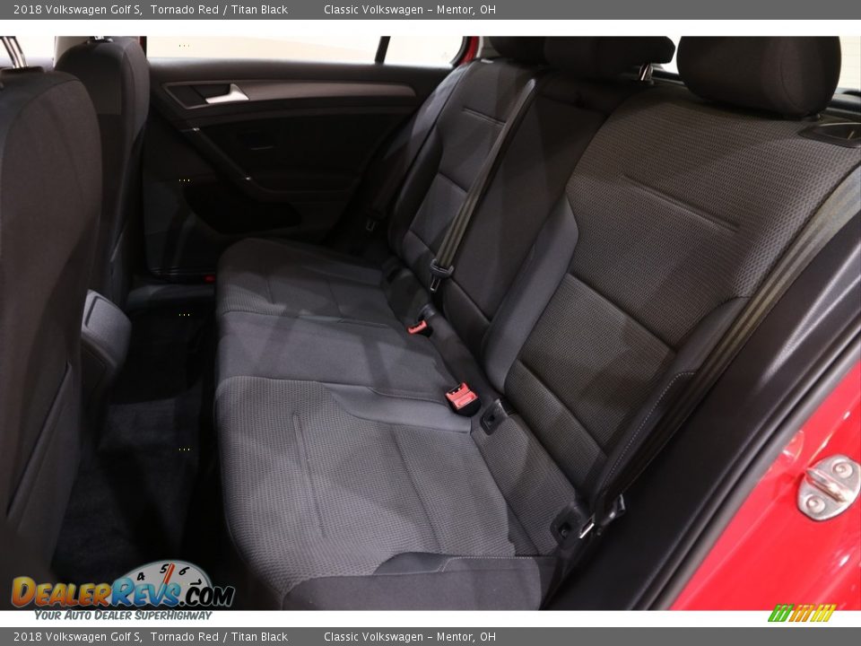 2018 Volkswagen Golf S Tornado Red / Titan Black Photo #16