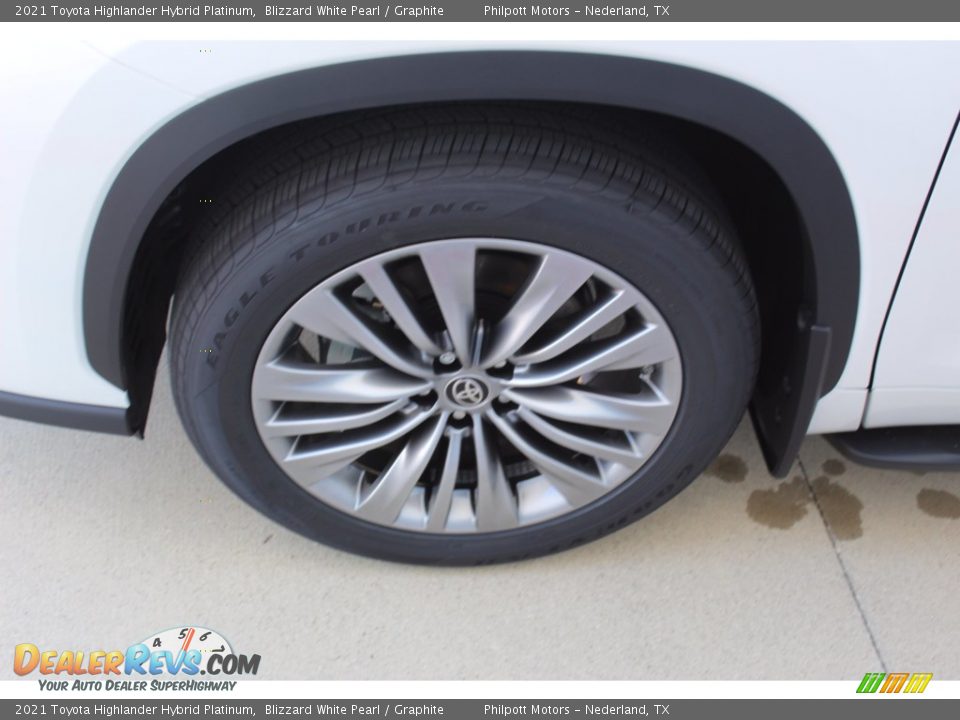 2021 Toyota Highlander Hybrid Platinum Blizzard White Pearl / Graphite Photo #5