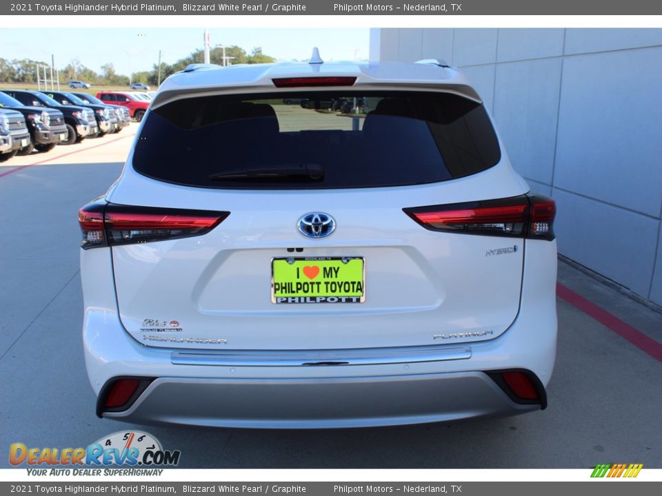 2021 Toyota Highlander Hybrid Platinum Blizzard White Pearl / Graphite Photo #7