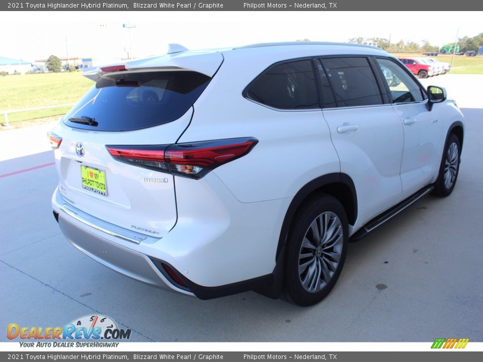 2021 Toyota Highlander Hybrid Platinum Blizzard White Pearl / Graphite Photo #8