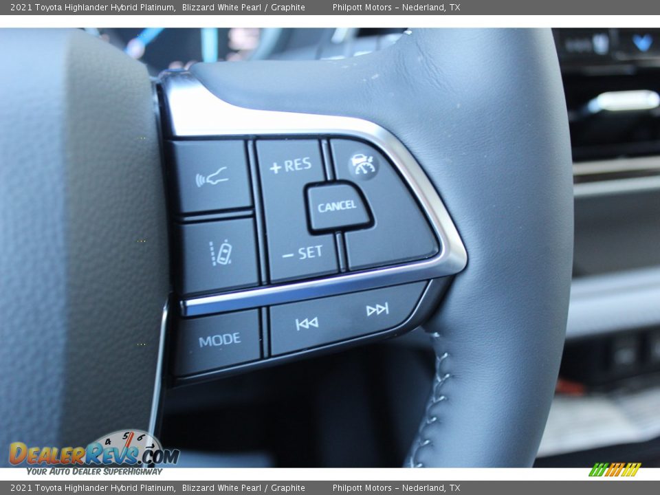 2021 Toyota Highlander Hybrid Platinum Blizzard White Pearl / Graphite Photo #12
