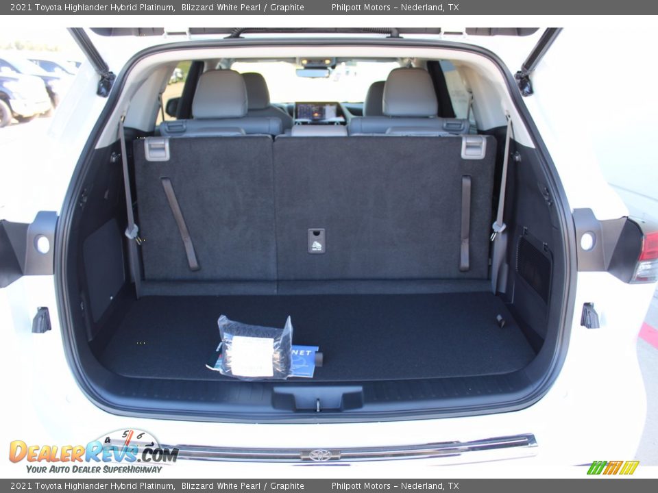 2021 Toyota Highlander Hybrid Platinum Blizzard White Pearl / Graphite Photo #23