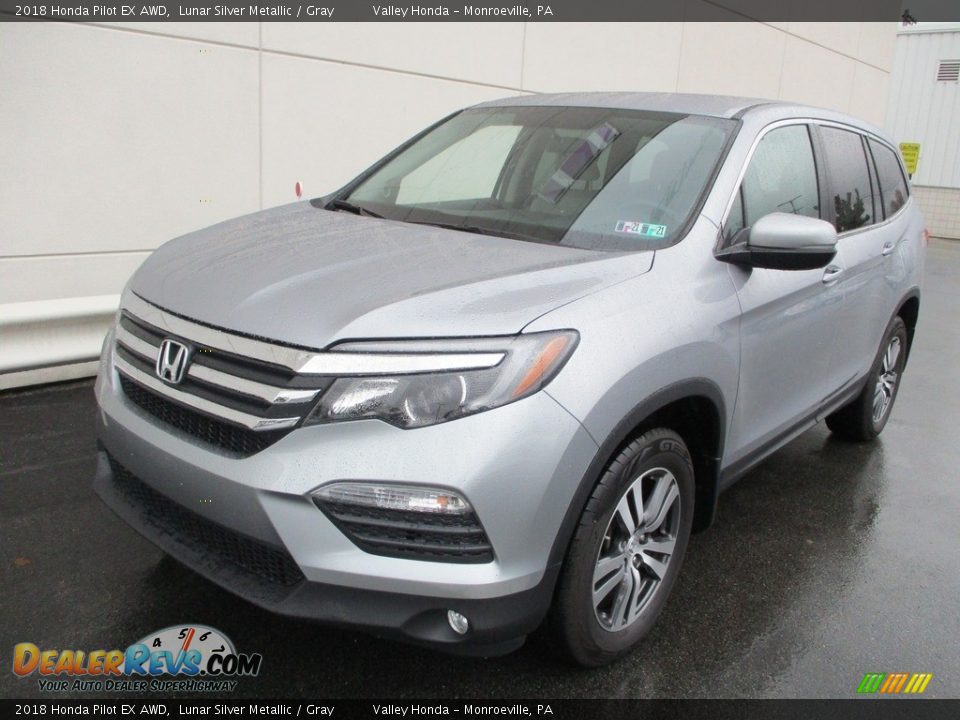 Front 3/4 View of 2018 Honda Pilot EX AWD Photo #9