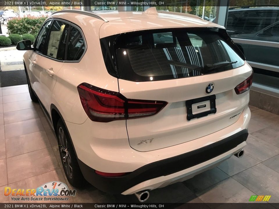 2021 BMW X1 xDrive28i Alpine White / Black Photo #2