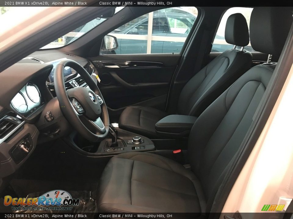 2021 BMW X1 xDrive28i Alpine White / Black Photo #3