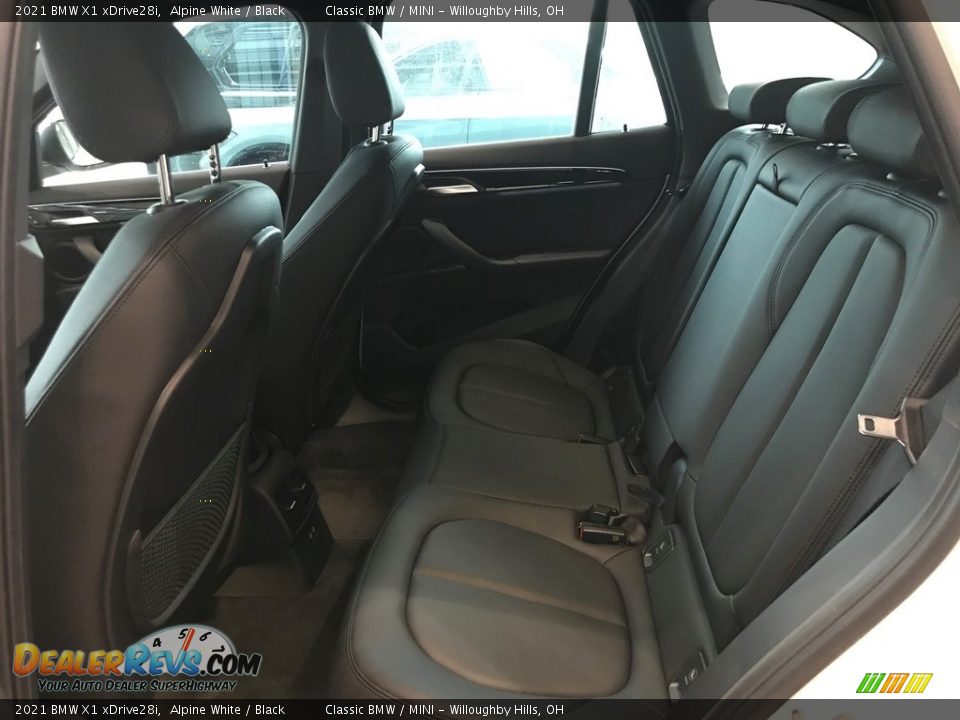 2021 BMW X1 xDrive28i Alpine White / Black Photo #4