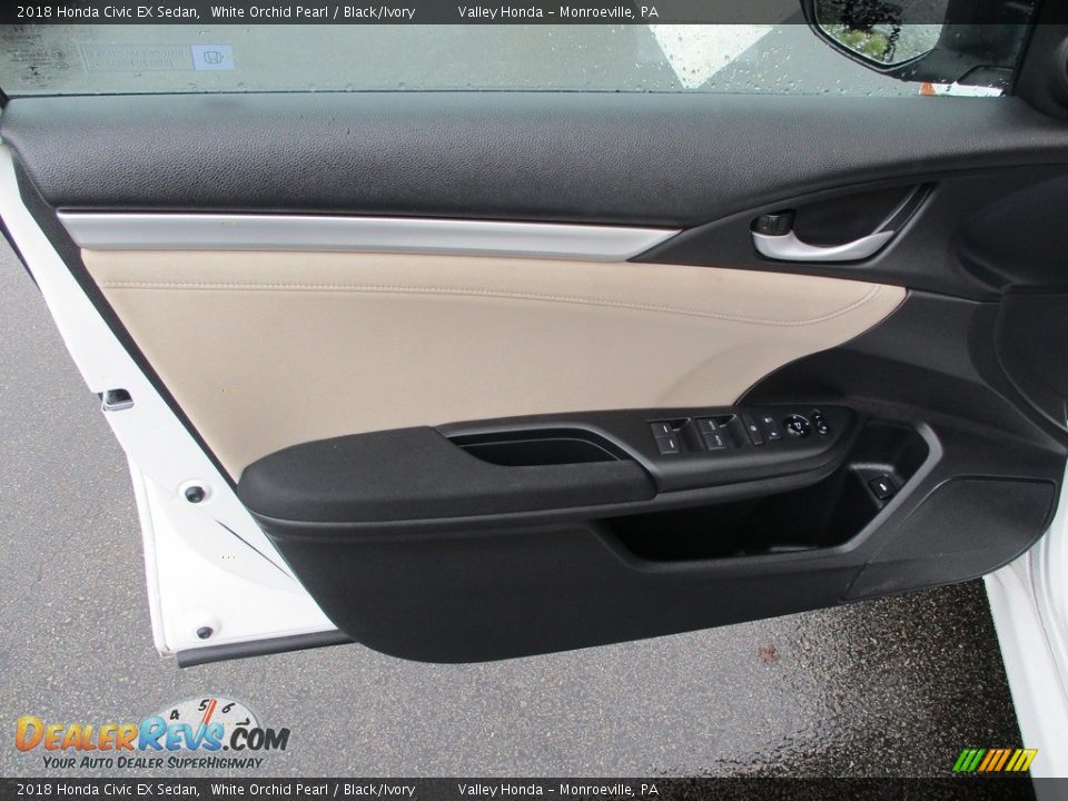 Door Panel of 2018 Honda Civic EX Sedan Photo #10
