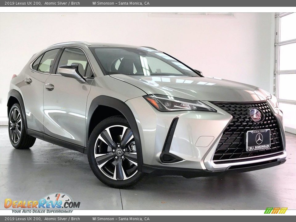 Front 3/4 View of 2019 Lexus UX 200 Photo #34