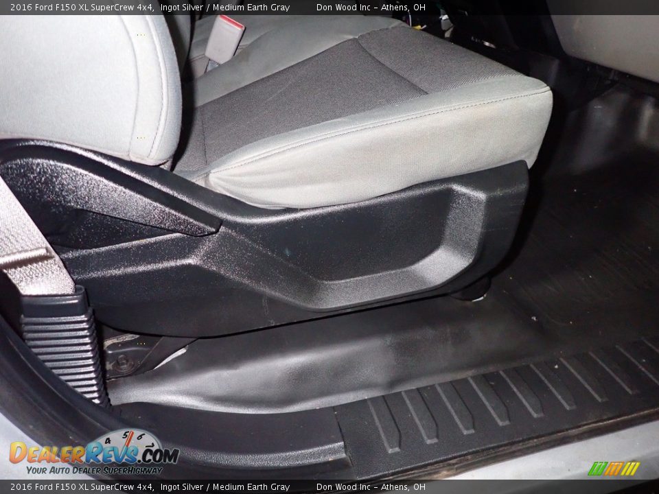 2016 Ford F150 XL SuperCrew 4x4 Ingot Silver / Medium Earth Gray Photo #24