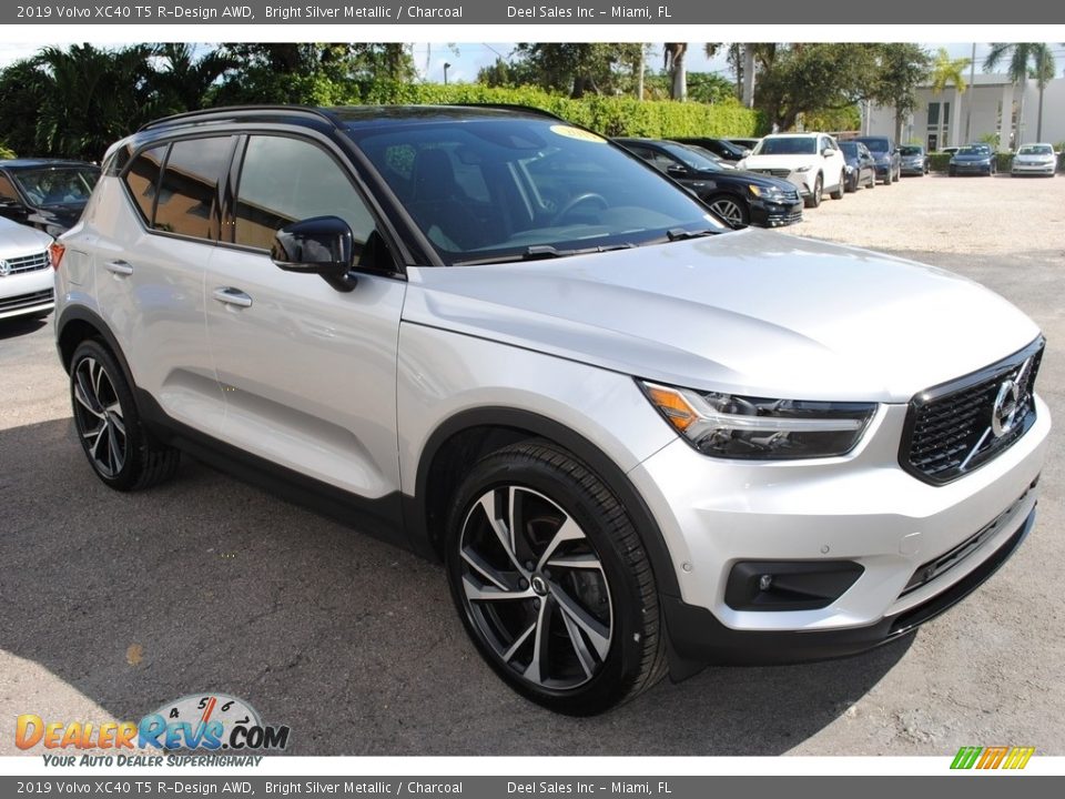 2019 Volvo XC40 T5 R-Design AWD Bright Silver Metallic / Charcoal Photo #2